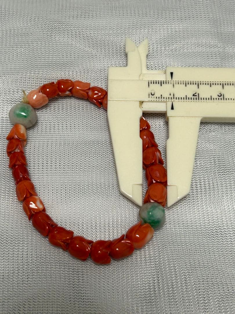 値下げ　珊瑚 翡翠 本珊瑚 花彫刻 細工 サンゴ ブレスレット