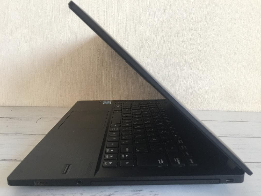 ASUS P2420LA 14型TFT液晶　薄型・コンパクト ノートパソコン