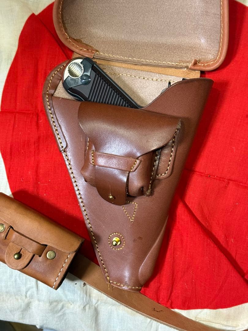C）日本軍 南部14年式拳銃嚢と拳銃弾薬盒＆ベルトのセット（複製品)