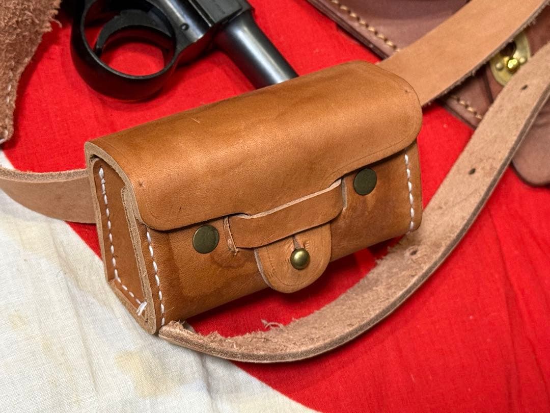 C）日本軍 南部14年式拳銃嚢と拳銃弾薬盒＆ベルトのセット（複製品)