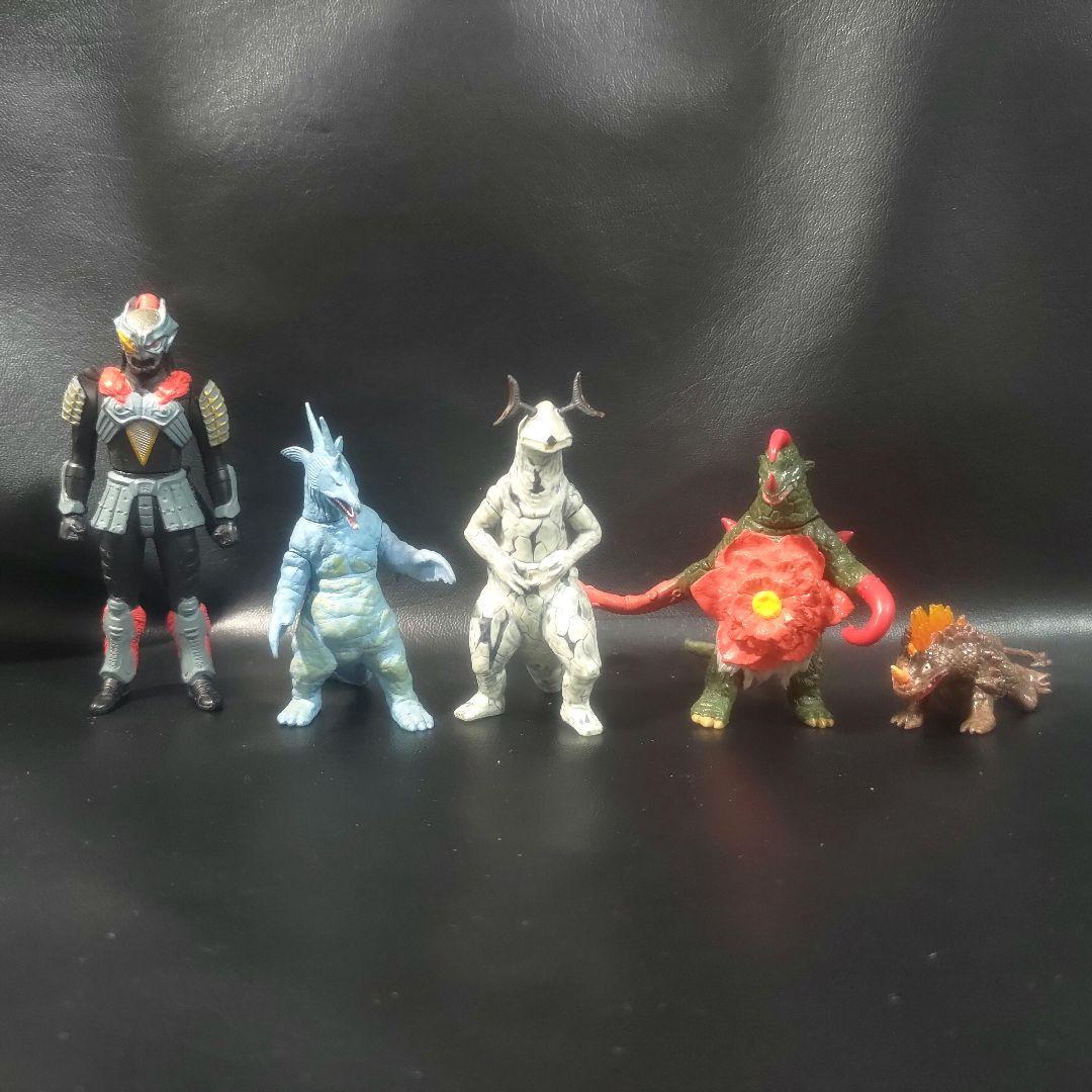【大量・レア】ウルトラマン＆怪獣 ソフビ フィギュア 玩具 100体 まとめ売り