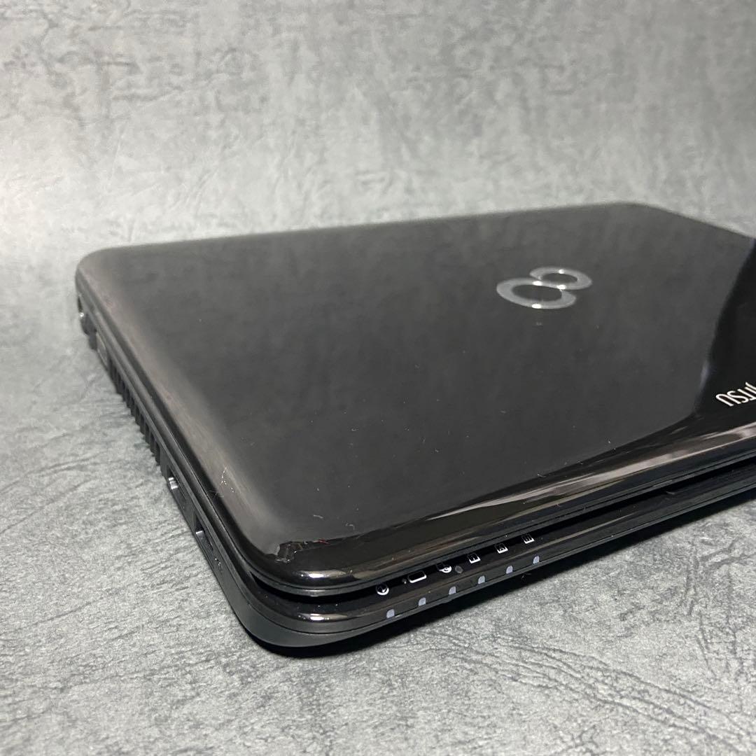 【極美品】FMV LIFEBOOK FMVP50EB ブラック ノートPC
