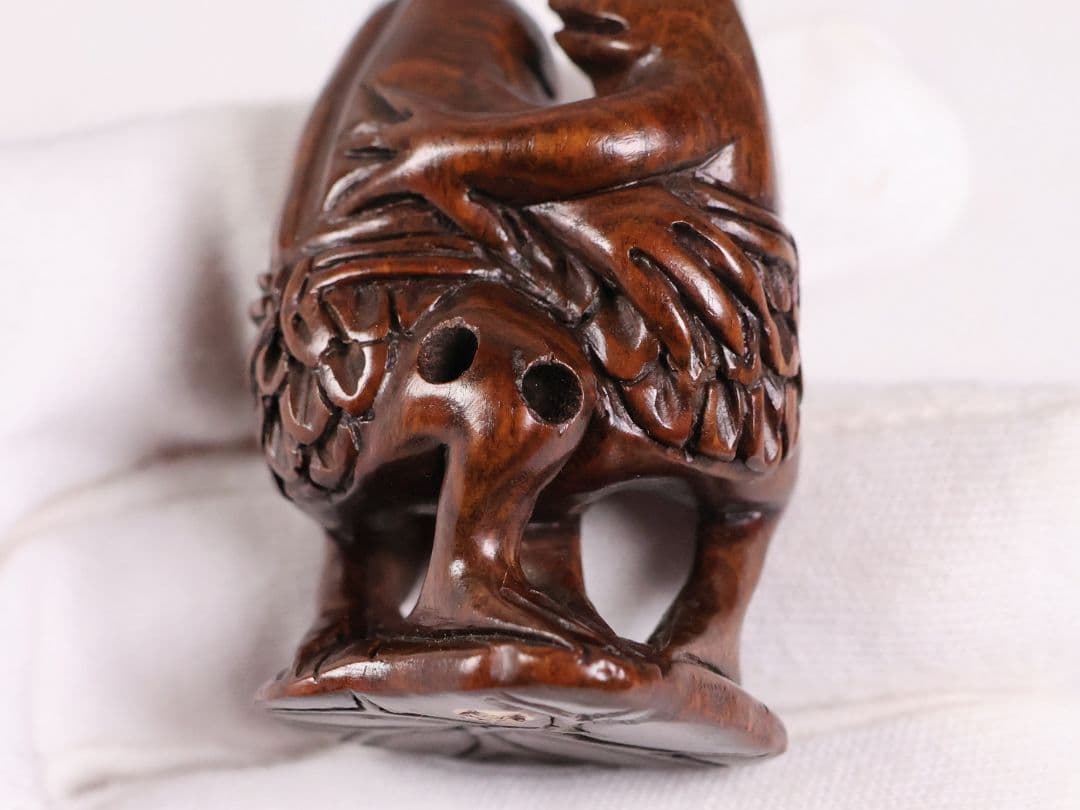 木製 提物 根付 蛙 カエル 相撲 在銘 おそらく忠盛 彫刻 木彫【MB304】