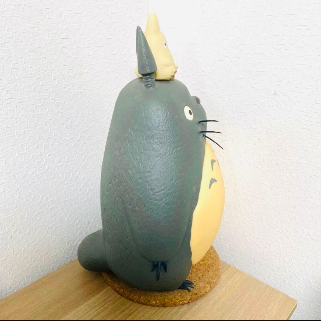 大きな大きなトトロ貯金箱