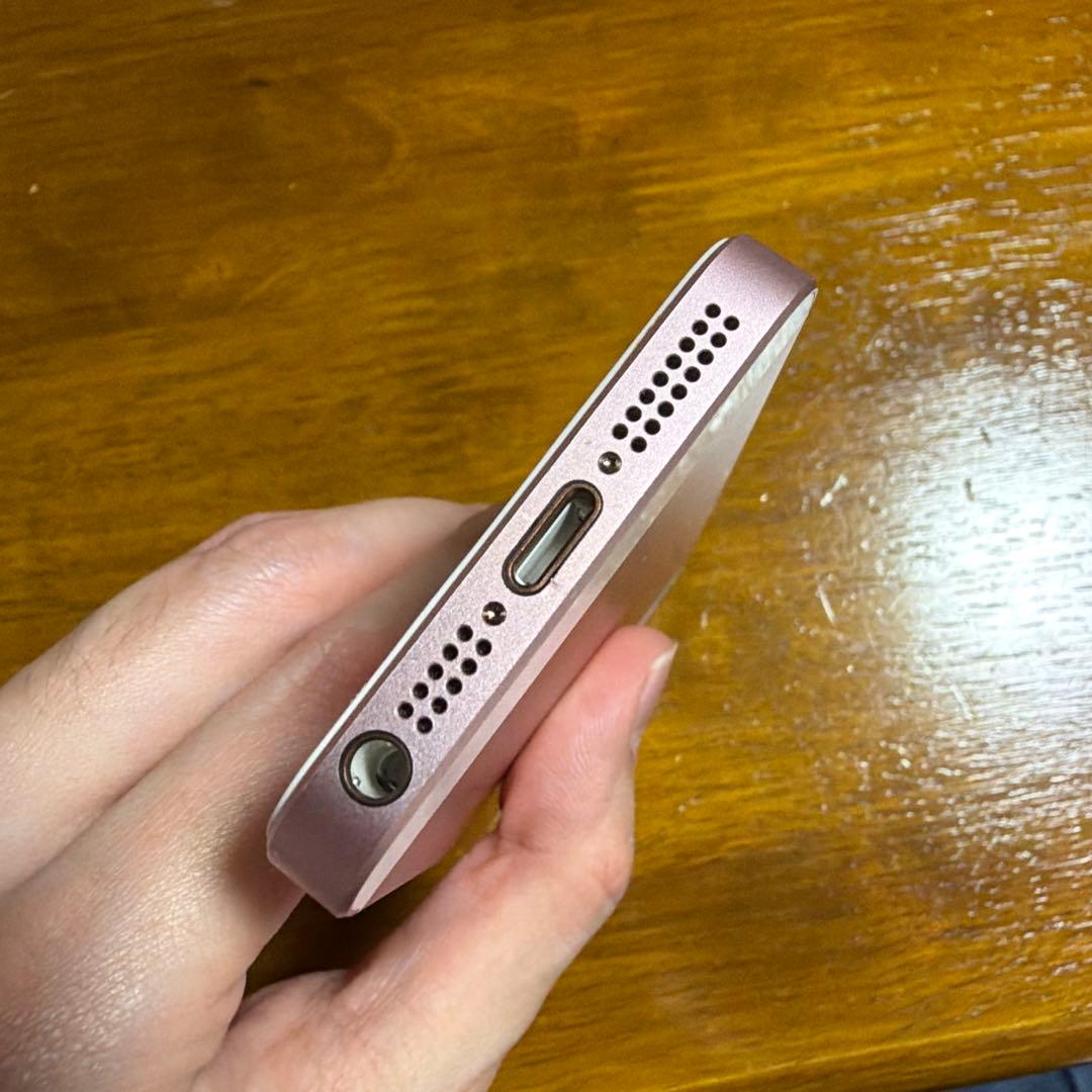 美品 iPhone se 16GB ローズゴールド 1-50