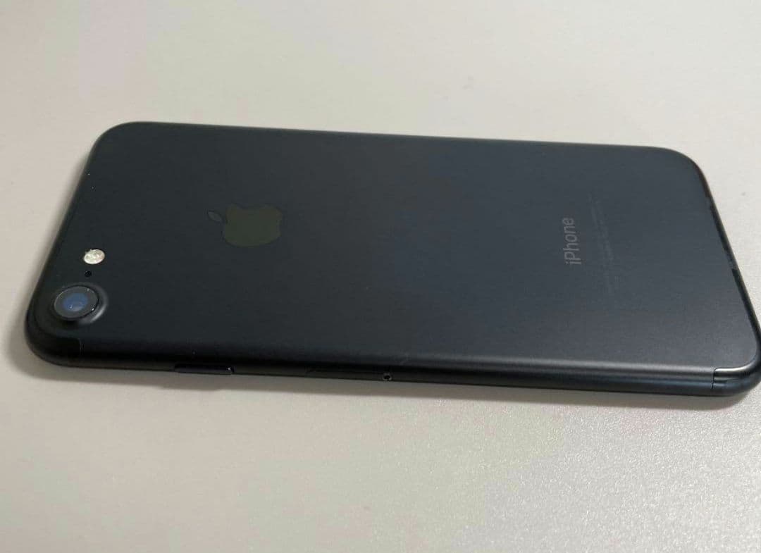 iPhone 7 Black 32 GB SIMフリー　15855T