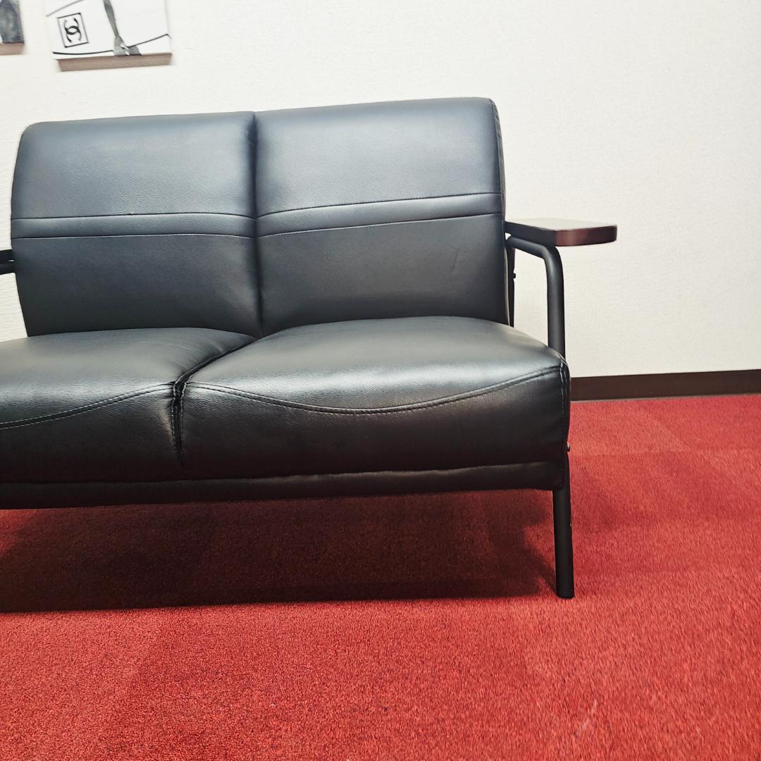 美しい黒いソファ 2人分