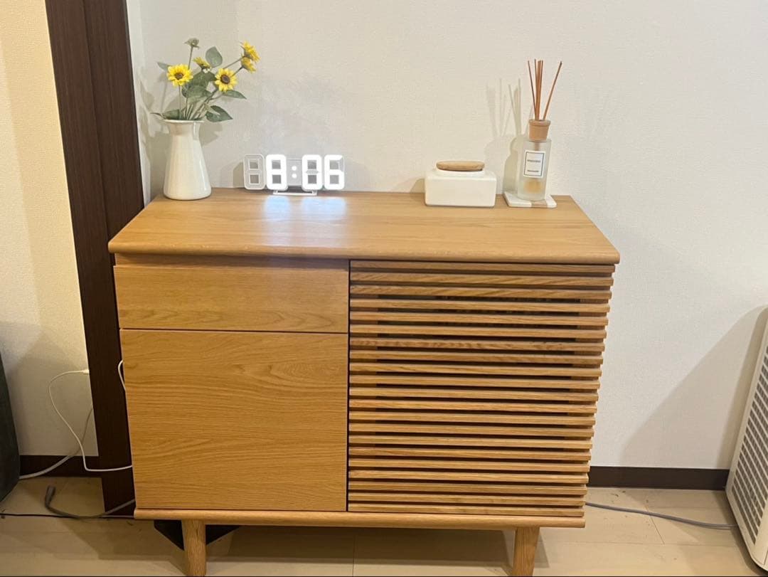 【unico】木製スリット扉収納キャビネット★送料込み！