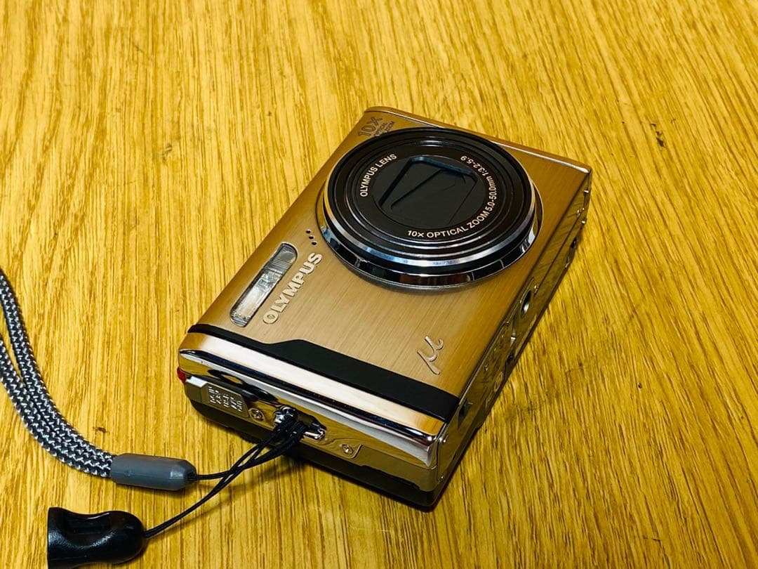 OLYMPUS μ-9000 12メガピクセル コンパクトデジタルカメラ