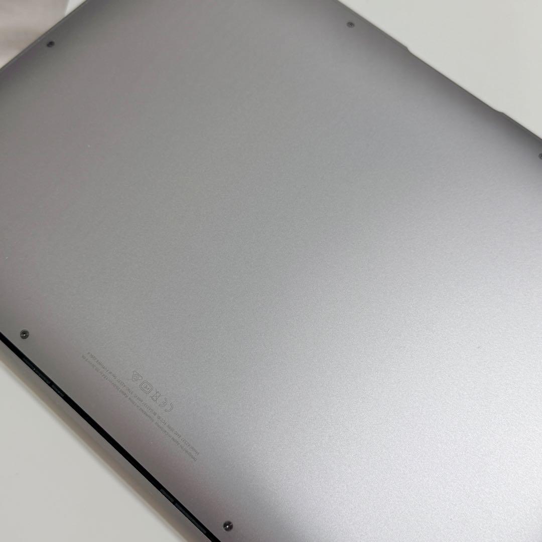美品 おまけ付き MacBook Air M1 8GB 256GB