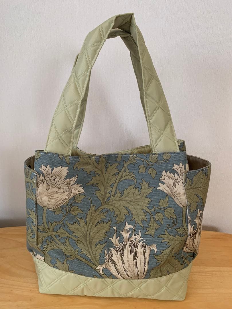 ルルハンドメイドリュック＆トート＊モリス柄布＊撥水加工キルティングベージュ