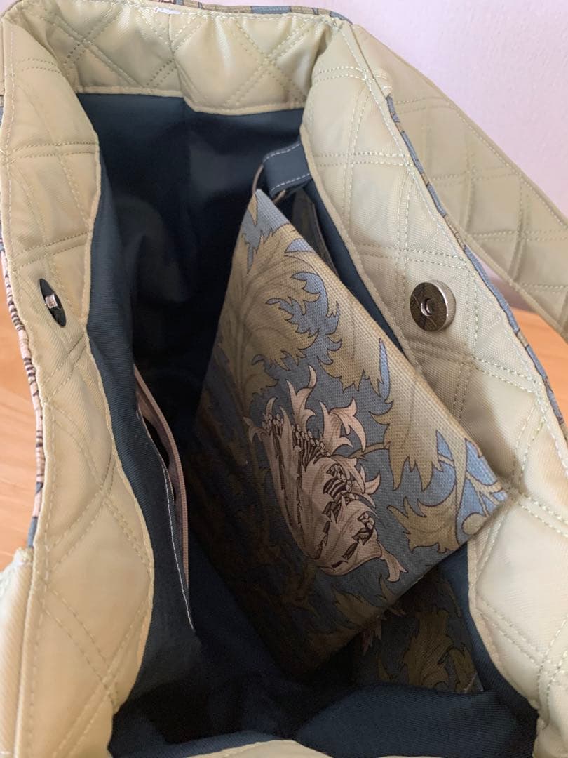 ルルハンドメイドリュック＆トート＊モリス柄布＊撥水加工キルティングベージュ