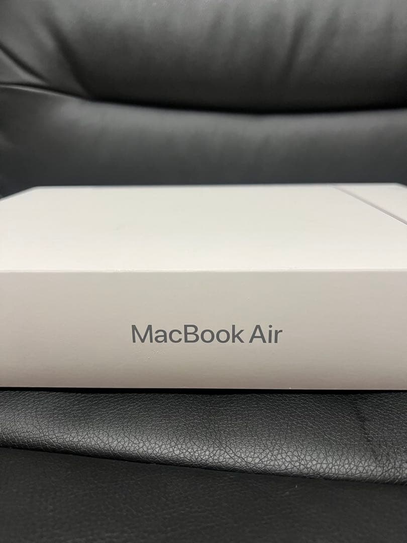 MacBook Air M4 2025 13インチ 16GB SSD256GB