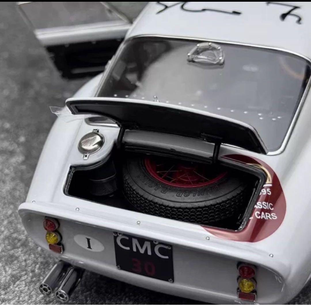 新品 未使用 CMC 1/18 フェラーリ 250 GTO 30周年ミニカー