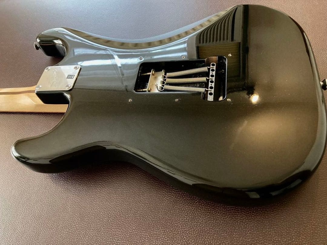 【ローズ指板／アルニコ5】Squier Standard ギルモア風カスタム
