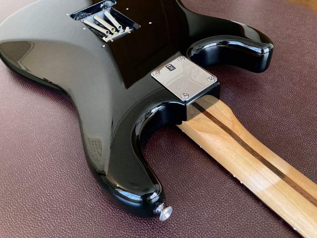 【ローズ指板／アルニコ5】Squier Standard ギルモア風カスタム