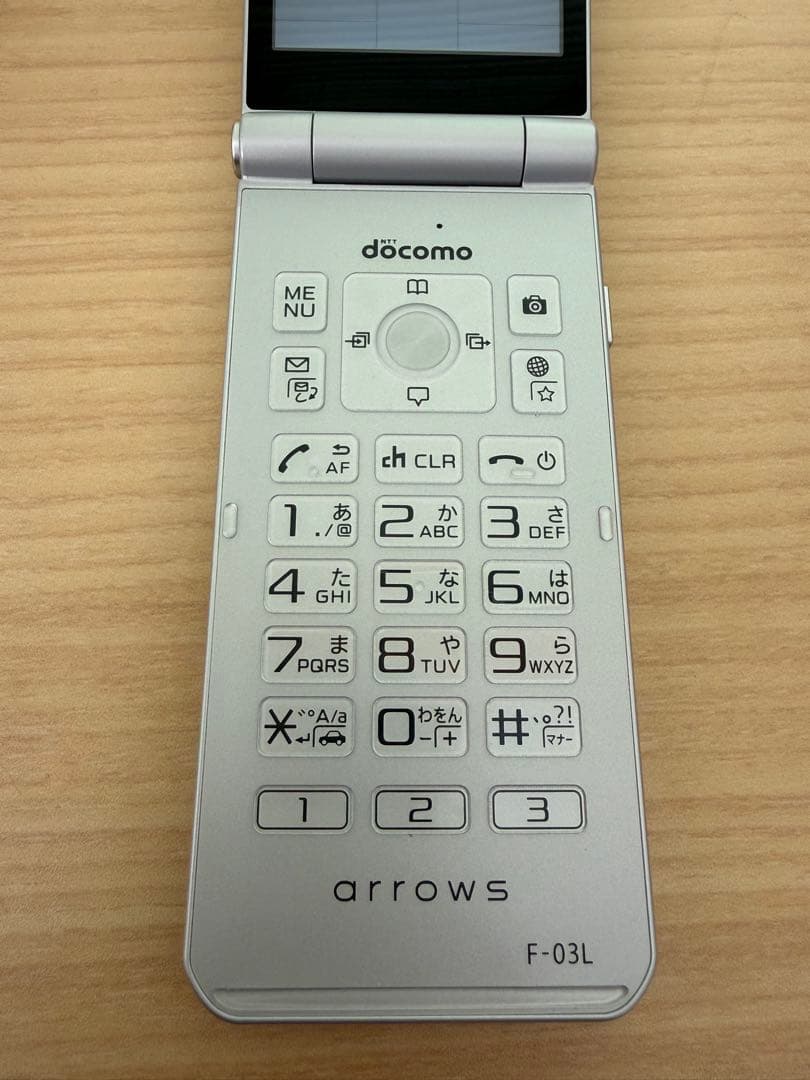 docomo arrows F-03L シルバー折りたたみ式