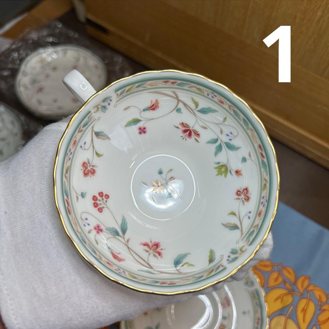 ノリタケ　花更紗　ティーCS スクエアプレート、小皿、スプーンレスト各２組