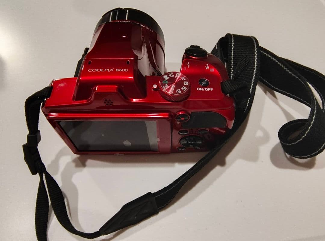 Nikon COOLPIX レッド
