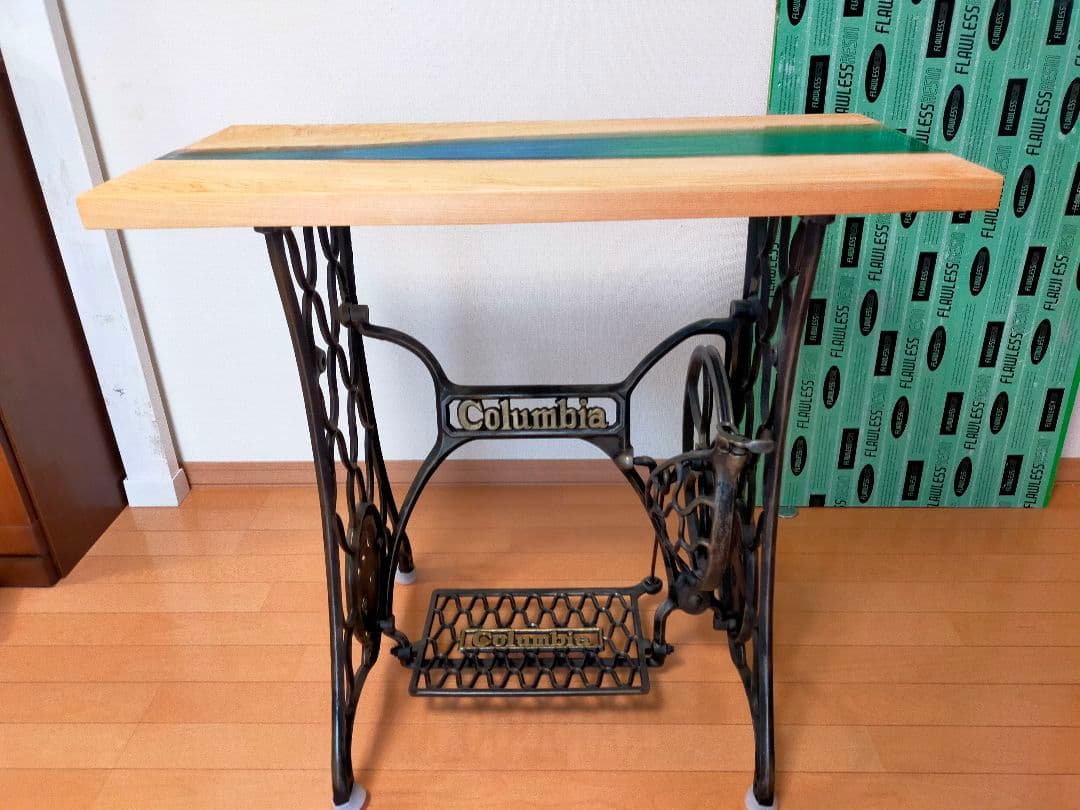 レジンリバーテーブル天板　レジンテーブル　ミシン脚テーブル　ディスプレイ