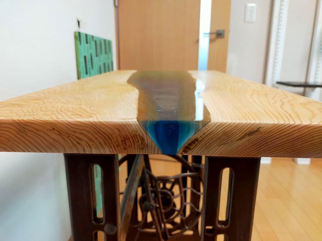 レジンリバーテーブル天板　レジンテーブル　ミシン脚テーブル　ディスプレイ