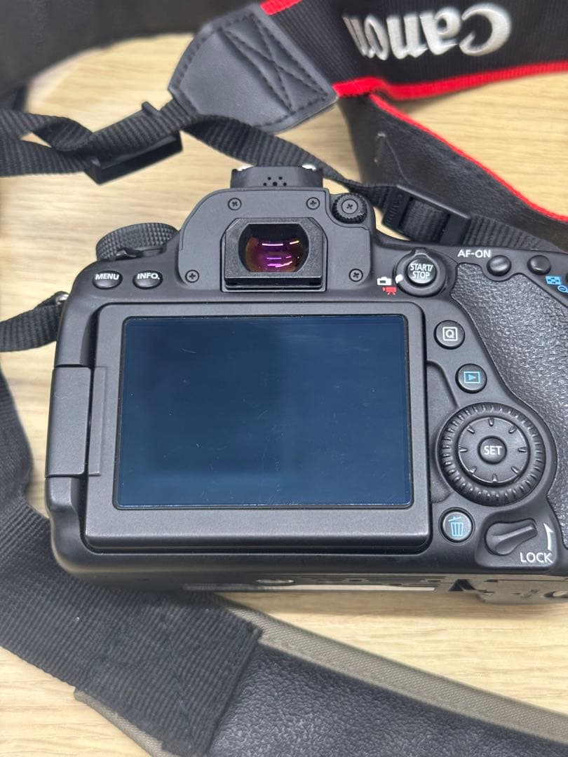 Canon EOS 80D デジタル一眼レフカメラ レンズキット