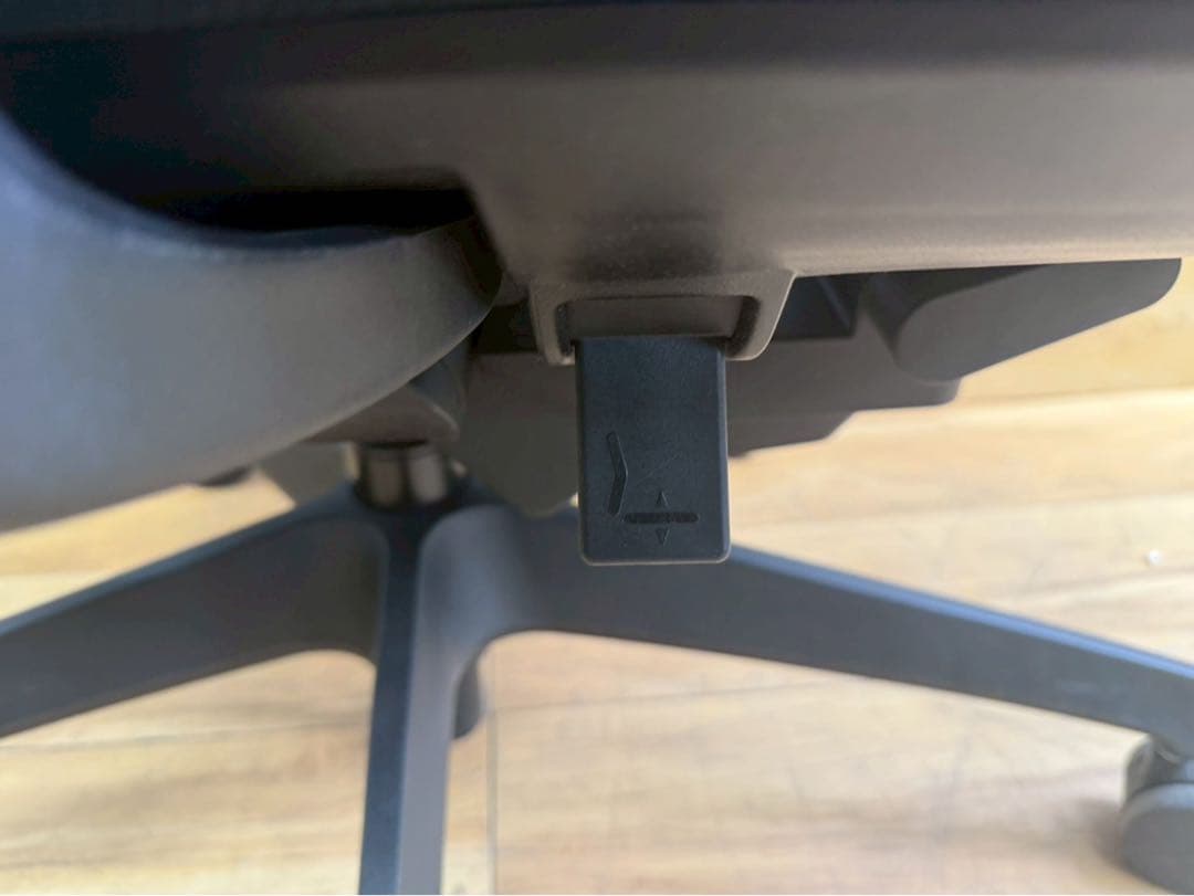 TG350①☆KOKUYO☆デュオラ☆オフィス☆メッシュ☆チェア☆肘付き☆22年