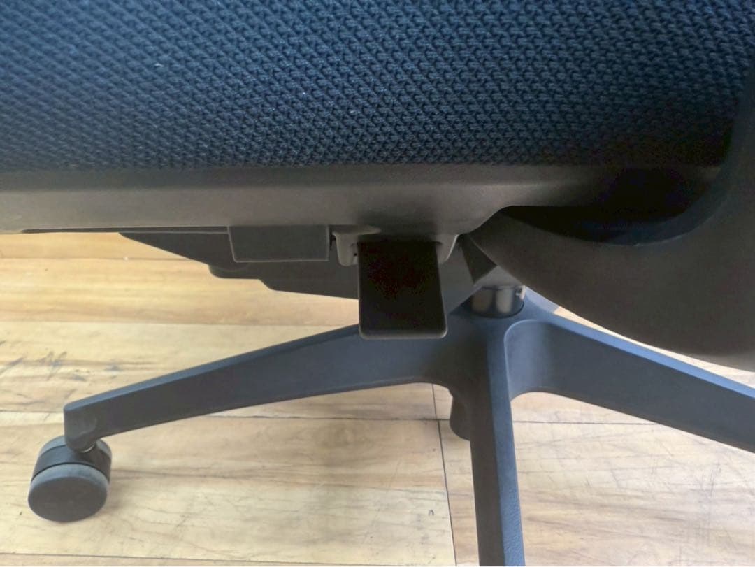 TG350①☆KOKUYO☆デュオラ☆オフィス☆メッシュ☆チェア☆肘付き☆22年