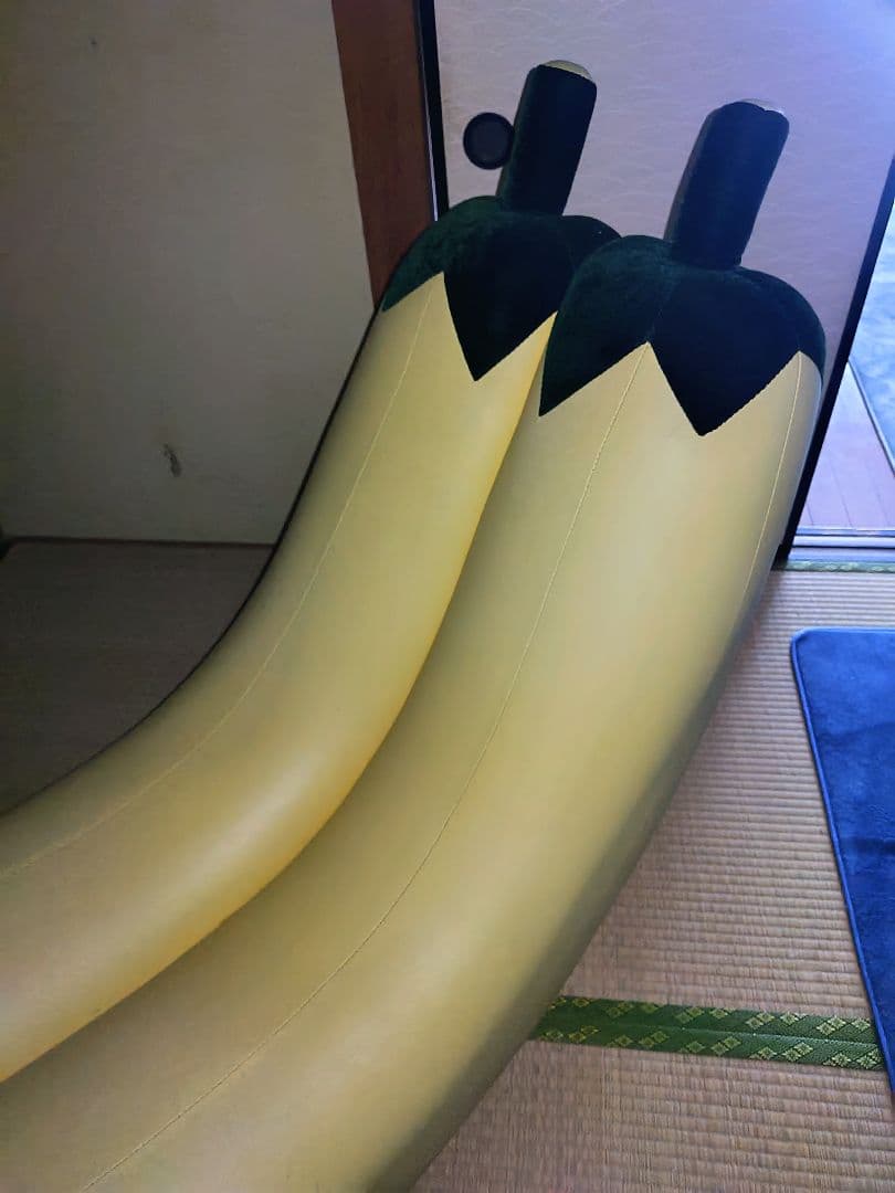 バナナ型ロッキングチェア　ソファ　しっかりした作りで存在感大！これ一つで映えます