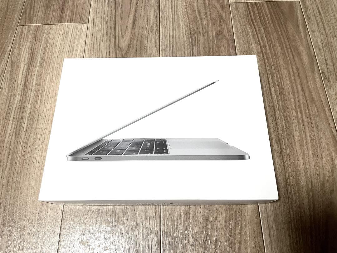 MacBook Pro 13インチ 2017 メモリ16GB 箱・純正充電器付き
