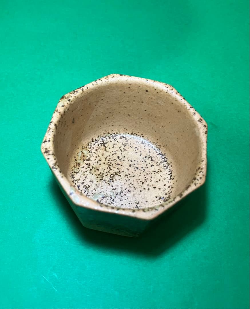 赤津　喜多窯　焼〆灰釉　霞仙 八角ぐい呑　銘箱入り　喜多窯系譜　侘び寂び