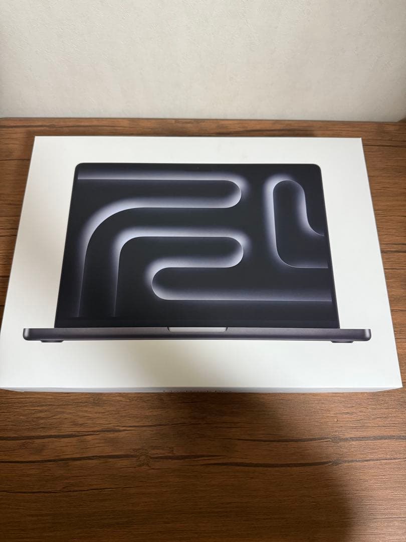 MacBook Pro 14インチ 2024年製 M4/16GB/1TB