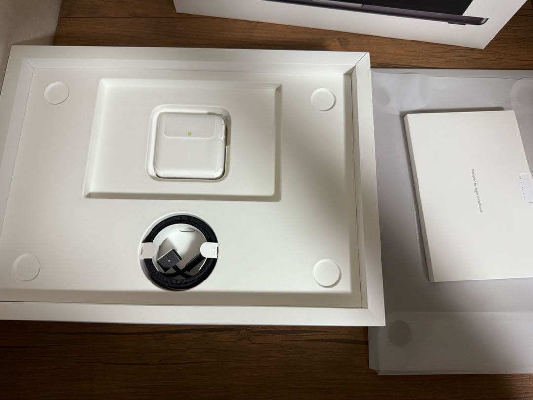 MacBook Pro 14インチ 2024年製 M4/16GB/1TB