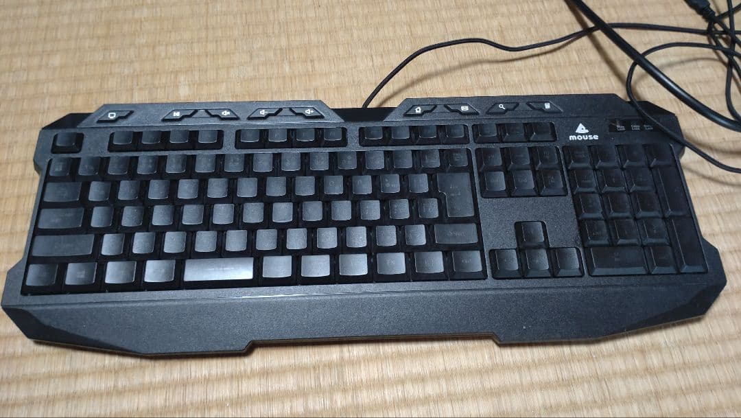 AOC モニター と キーボード