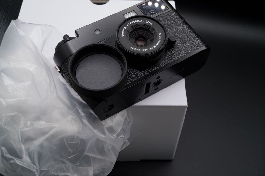 3年保証/新品（新古品）FUJIFILM X-halfブラック