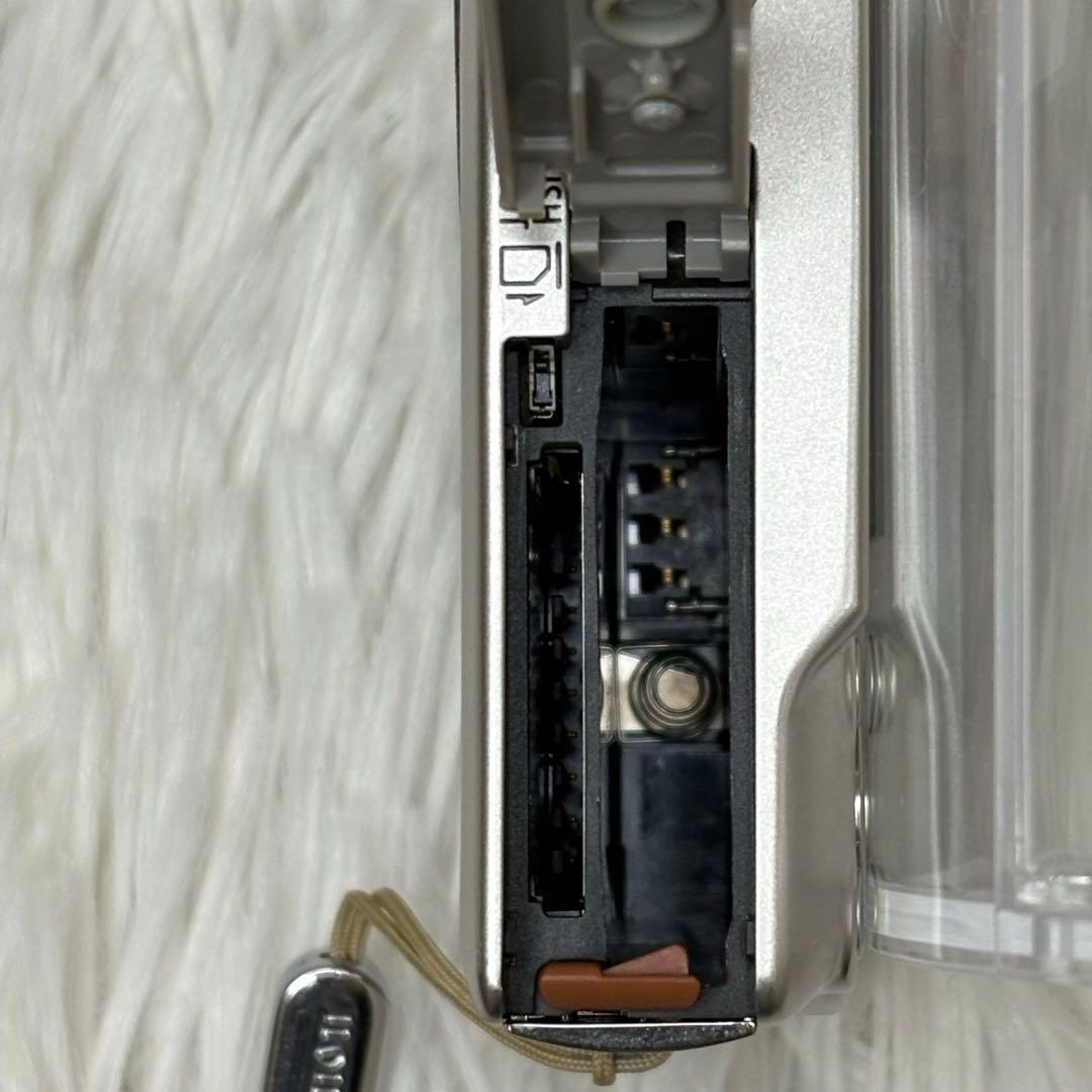 Canon カメラ　IXY60 PC1158 充電器 コンデジ　動作品