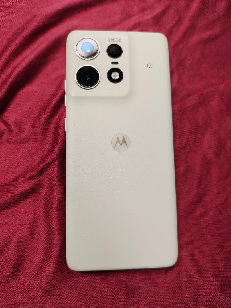 Motorola Edge 50s Pro バニラクリーム （画面割ジャンク）