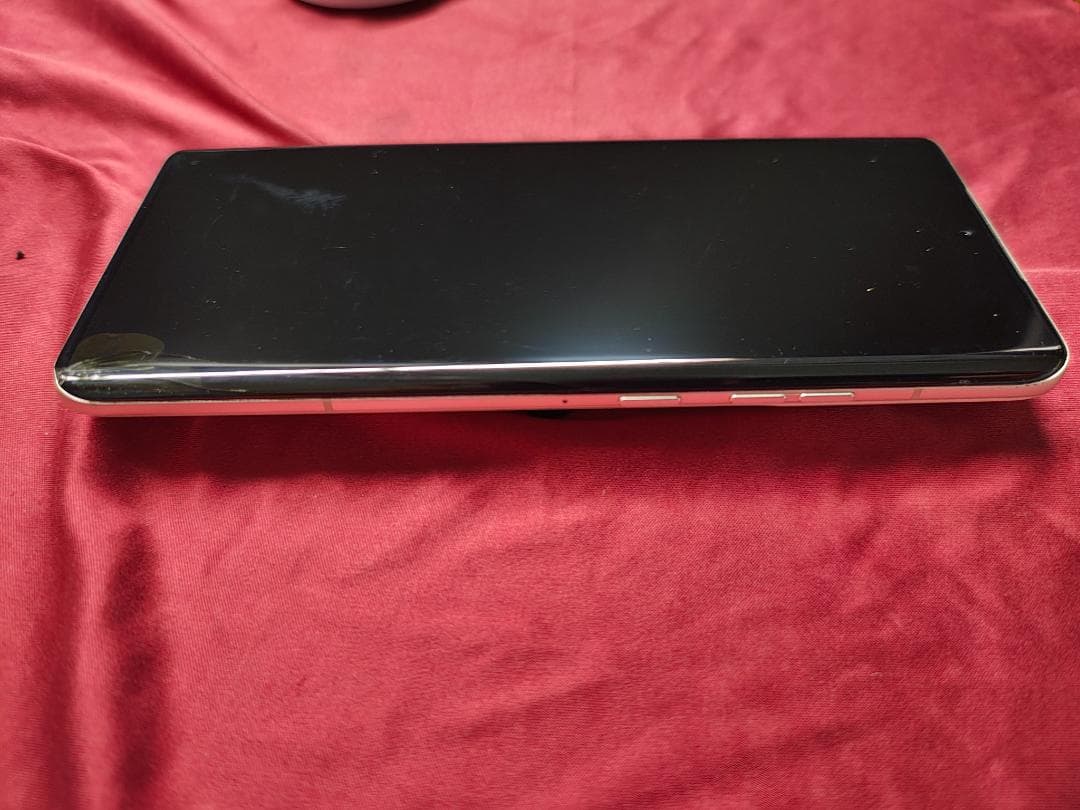 Motorola Edge 50s Pro バニラクリーム （画面割ジャンク）