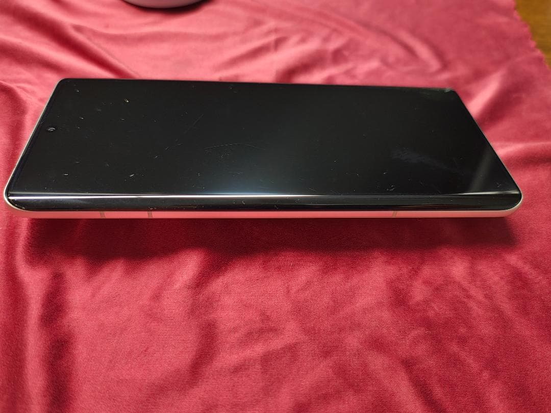 Motorola Edge 50s Pro バニラクリーム （画面割ジャンク）