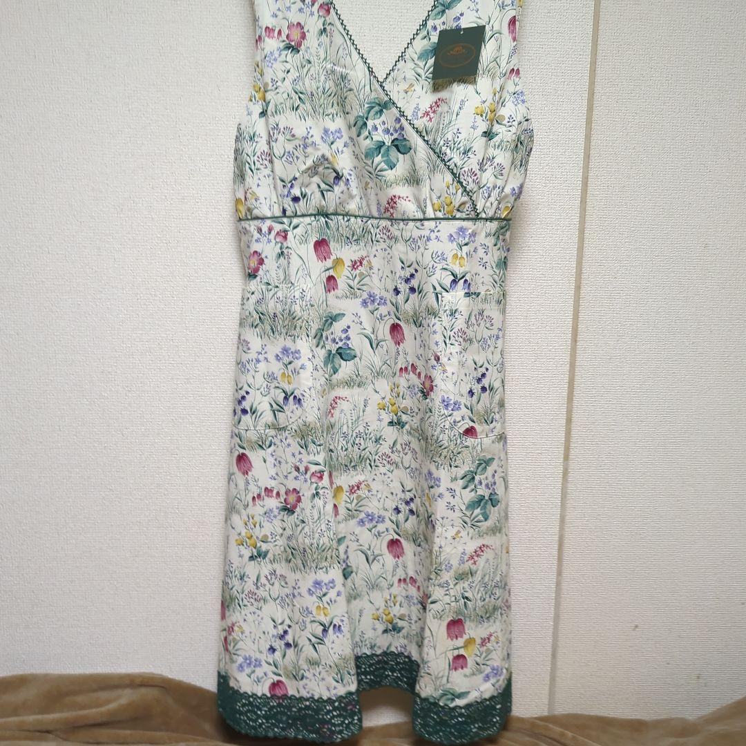 新品　タグ付き　バラ色の暮し エプロン 日本製 花柄 フリチラリア 母の日