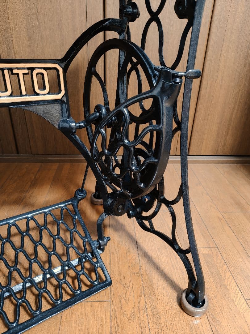 ハクトウ　アンティークミシン　ミシン脚　ハンドメイド　テーブル　ミシン台　ミシン