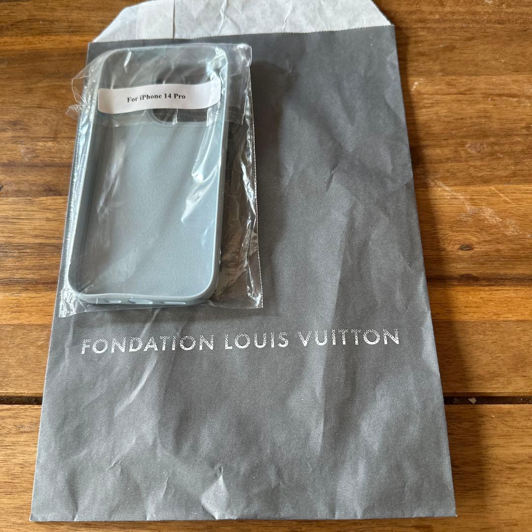 フォンダンシオン　ルイヴィトン　iPhone14Proケース