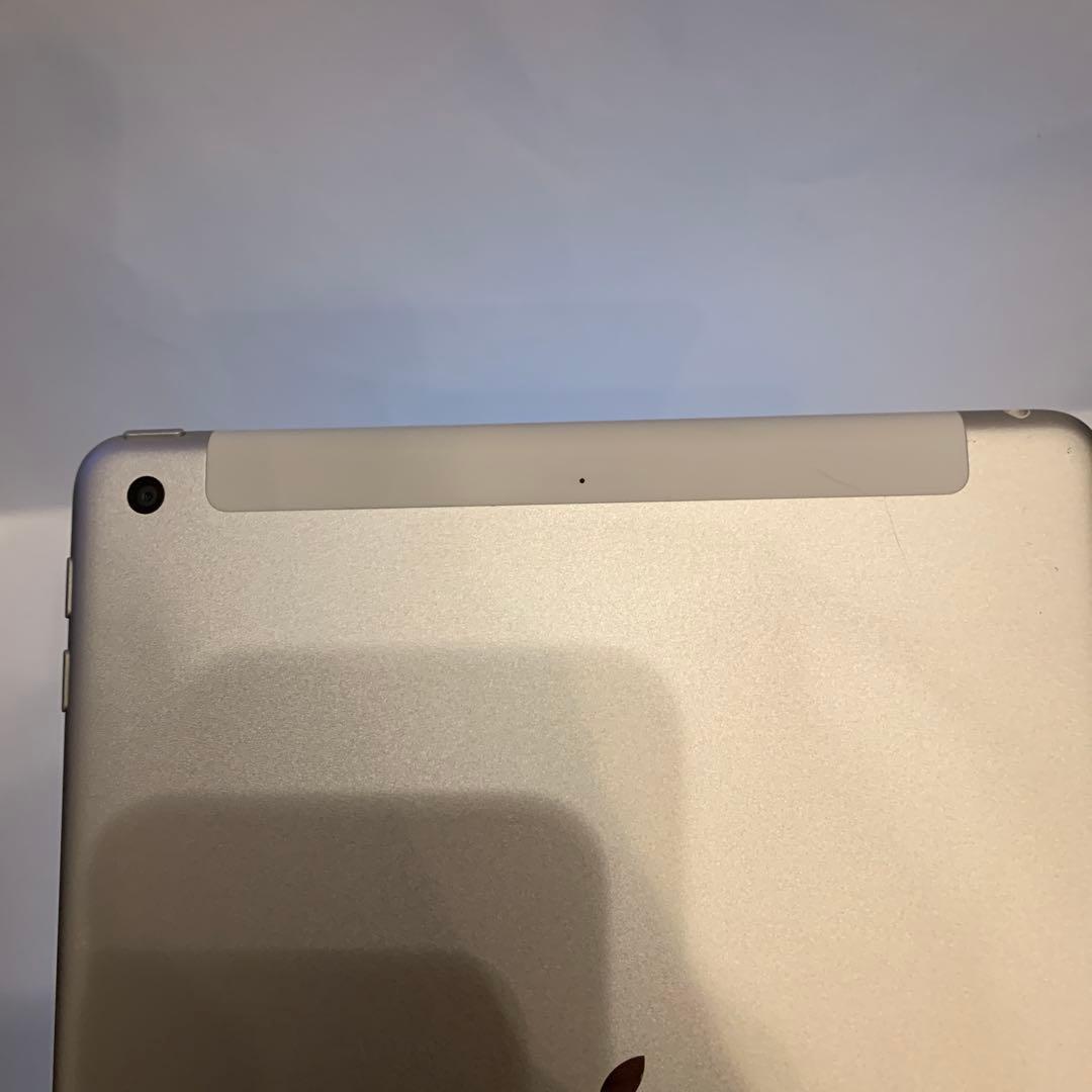 Apple iPad 第6世代 Wi-Fi+Cellular 32GB シルバー