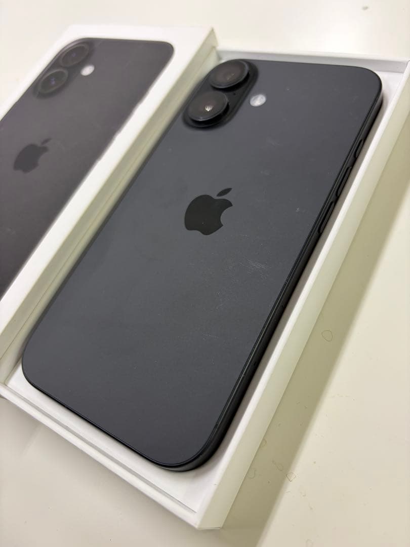 iPhone16本体 MYDQ3J/A ブラック SIMフリー 保証有 画面傷有