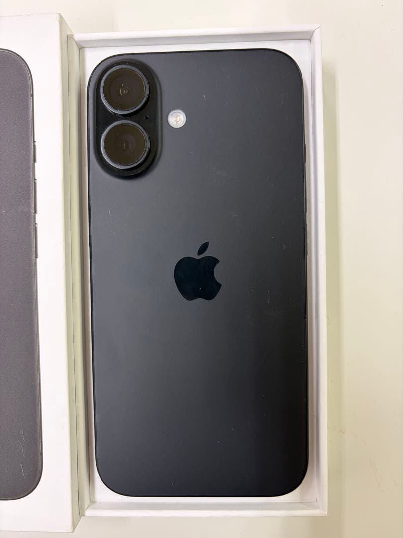 iPhone16本体 MYDQ3J/A ブラック SIMフリー 保証有 画面傷有