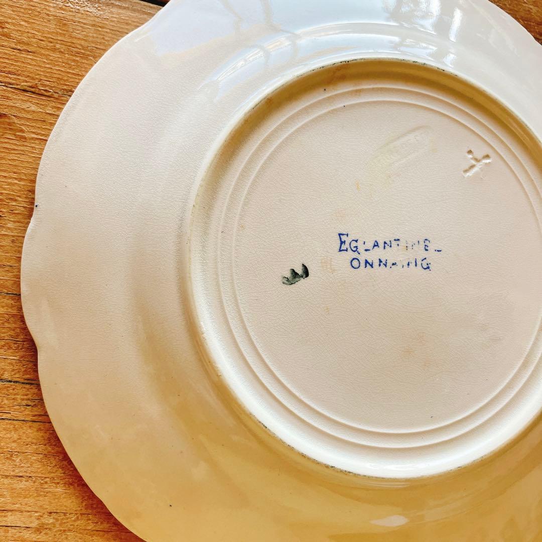 優しいブルーのデザートプレート　フランス　オナン窯