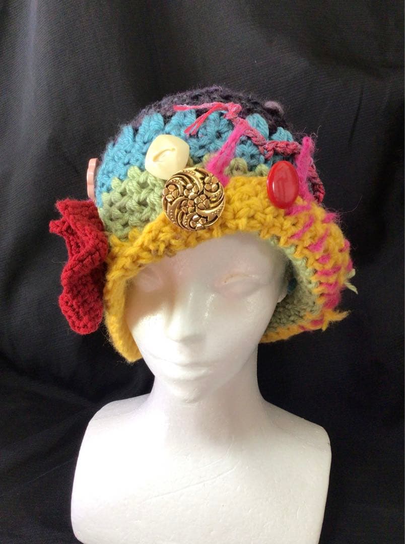 手作りニット帽　バケット　可愛い　お花　‼️モチーフ　多色　パープル　黄色他
