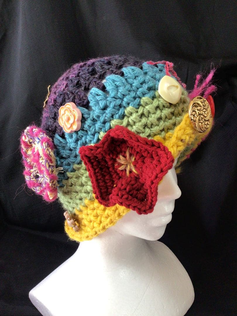 手作りニット帽　バケット　可愛い　お花　‼️モチーフ　多色　パープル　黄色他