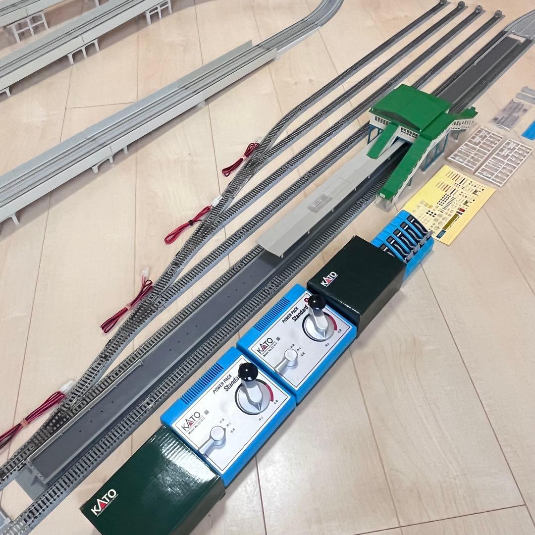 Nゲージ KATO ユニトラック 複線高架線・地上線大型8の字立体交差レイアウト