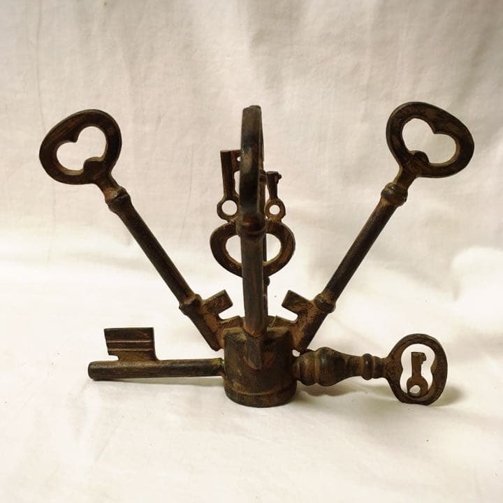 鍵の置物　オブジェ　インテリア小物